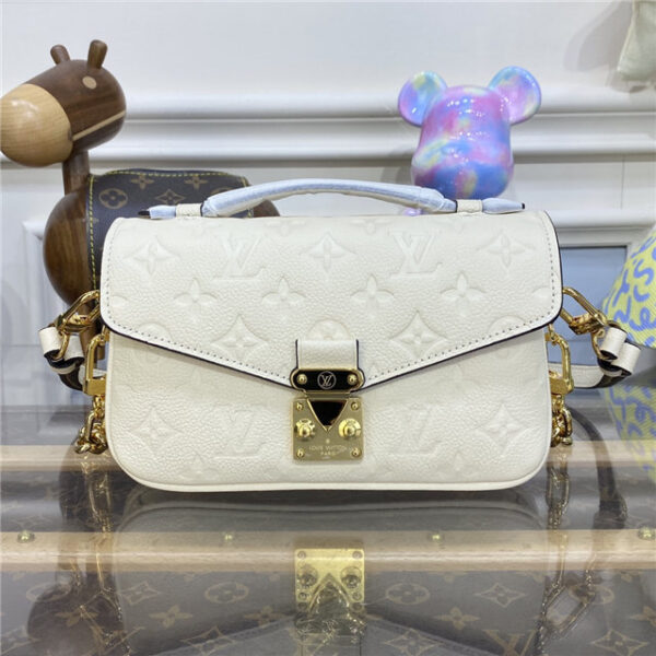 Louis Vuitton Pochette Metis East West M22942 Cream