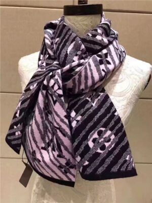 Louis Vuitton Epi Storm Scarf