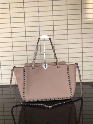 Valentino Rockstud Rolling Poudre with Black stones