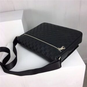 Louis Vuitton District MM Damier Infini