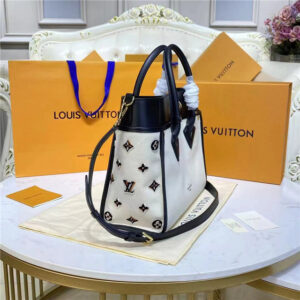 Louis Vuitton On My Side MM