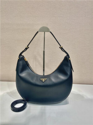 Arque Large Leather Shoulder Bag 1BC212 Black