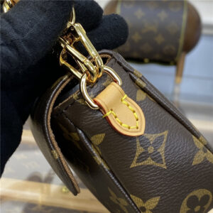 Louis Vuitton Monogram Wallet on Chain Ivy M81911