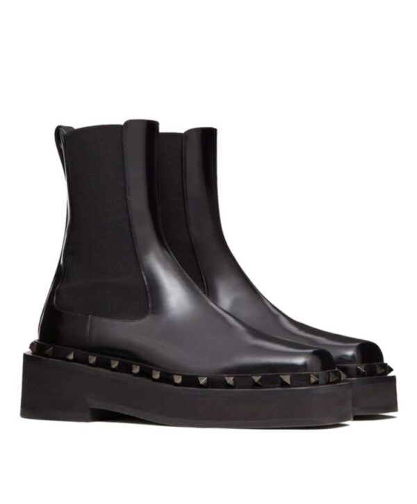 Valentino Womens M-Way Rockstud Beatle In Calfskin With Tone-On-Tone Studs 50 MM Black